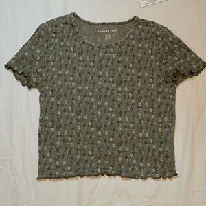 American Eagle floral baby tee in green